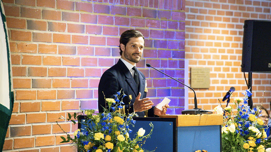 Carl Philips milit&auml;ra uppdrag i Finland &ndash; deltog i viktigt firande