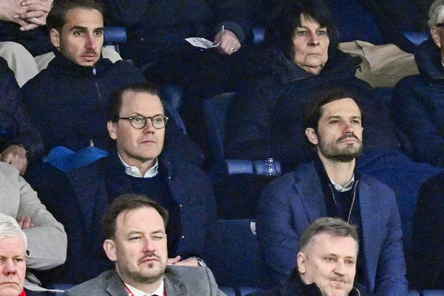 Prins Daniels allvarliga miner med Carl Philip &ndash; v&auml;cker k&auml;nslor