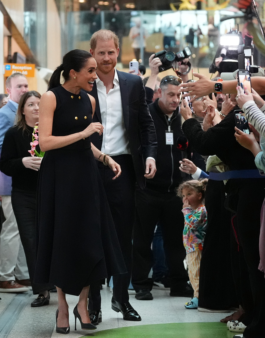 nya ilskan mot harry och meghan – tar betalt av fansen 5 Nya ilskan mot Harry och Meghan – tar betalt av fansen