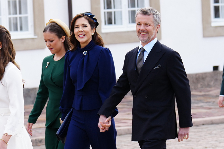 Drottning Marys gl&auml;dje mitt i sorgen &ndash; tvillingarnas stora dag