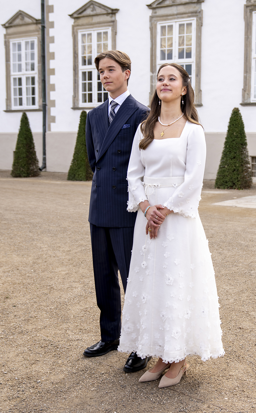 Drottning Marys gl&auml;dje mitt i sorgen &ndash; tvillingarnas stora dag