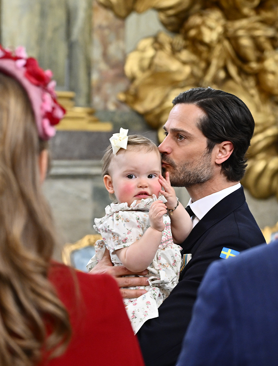 Prinsessan Ines stal kungens show &ndash; supers&ouml;ta buset i kyrkan