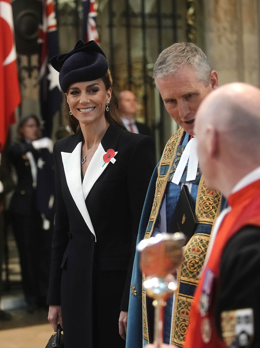 Prinsessan Kate ensam i sv&aring;ra stunden &ndash; William saknades