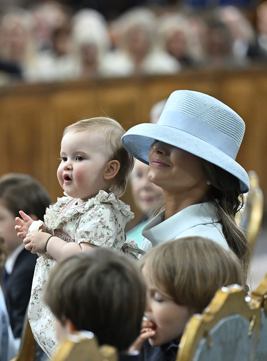 H&auml;r g&ouml;mmer Sofia ansiktet p&aring; kungens kalas &ndash; m&auml;rkliga hatten