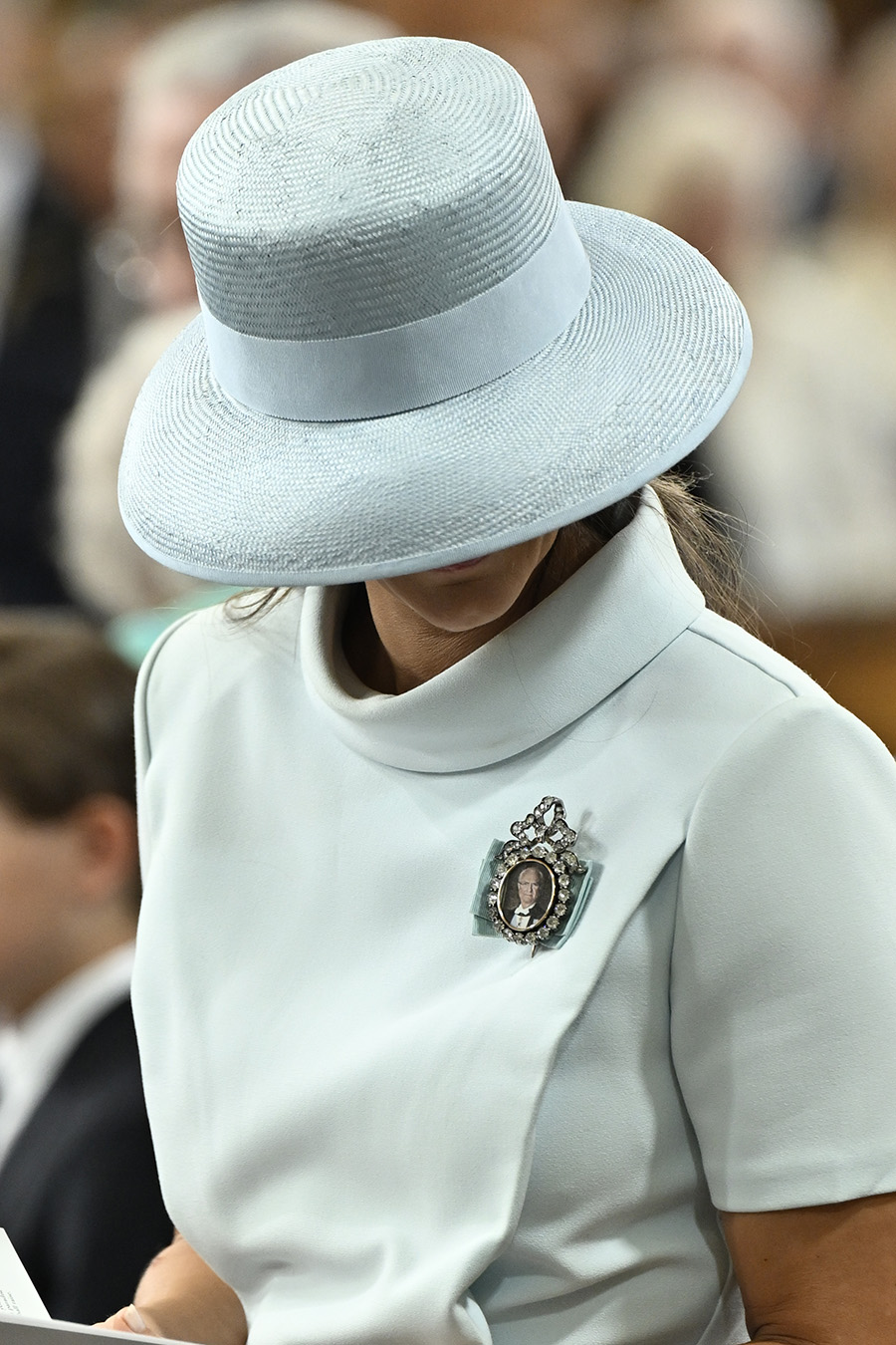 H&auml;r g&ouml;mmer Sofia ansiktet p&aring; kungens kalas &ndash; m&auml;rkliga hatten