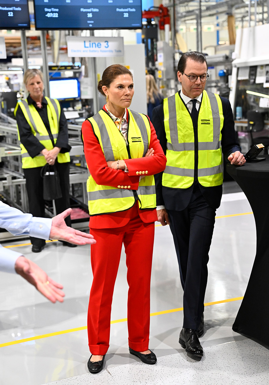 Victoria p&aring; fabriksgolvet &ndash; h&auml;r blir hon arbetare f&ouml;r en dag