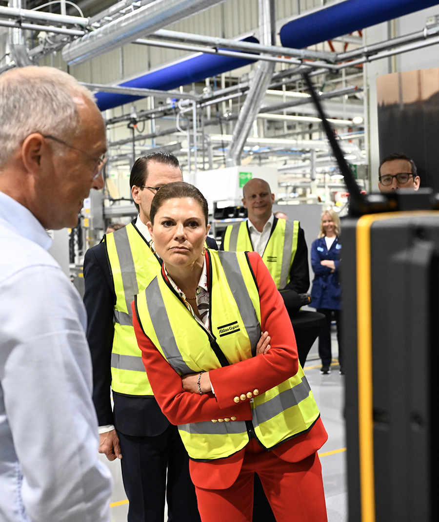 Victoria p&aring; fabriksgolvet &ndash; h&auml;r blir hon arbetare f&ouml;r en dag