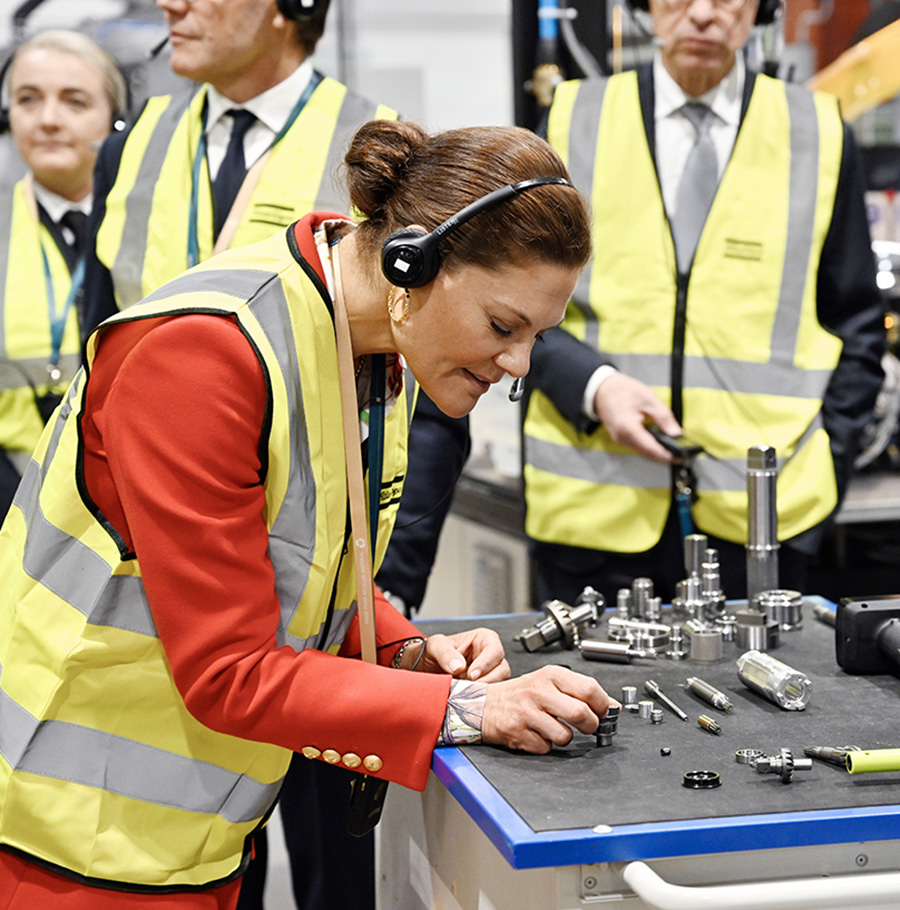 Victoria p&aring; fabriksgolvet &ndash; h&auml;r blir hon arbetare f&ouml;r en dag