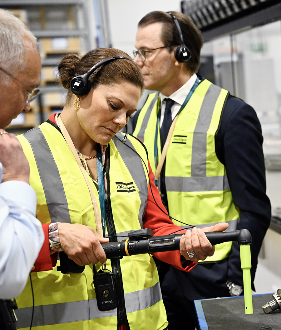 Victoria p&aring; fabriksgolvet &ndash; h&auml;r blir hon arbetare f&ouml;r en dag