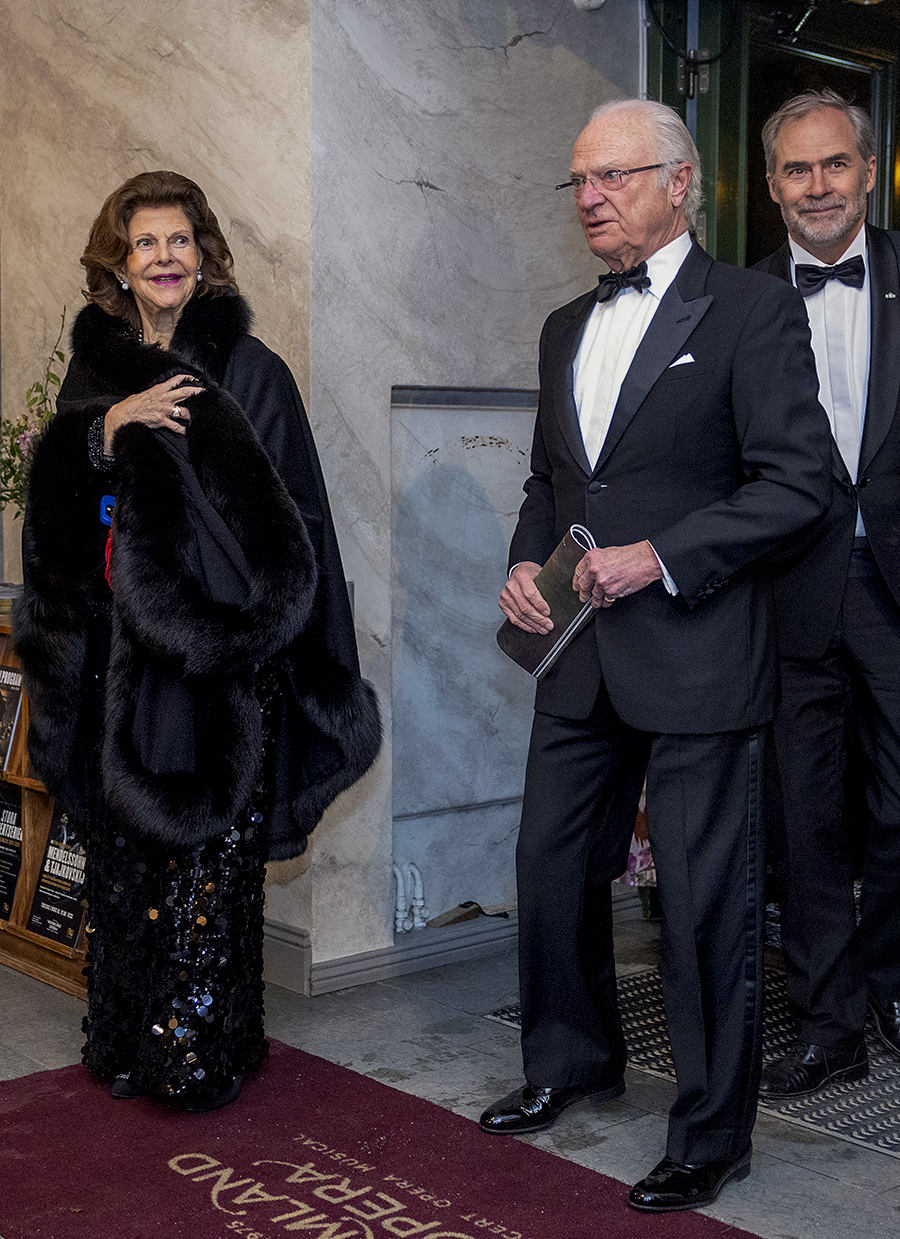 Silvia p&aring; hemlig festkv&auml;ll med kungen &ndash; hemma hos grannen