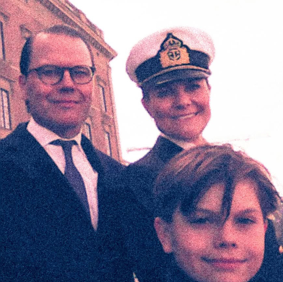 Ines fick alla att sm&auml;lta p&aring; festen &ndash; ov&auml;ntade kameradebuten