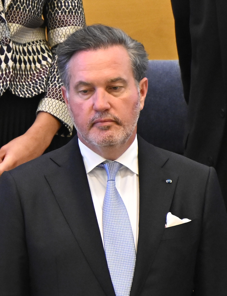 Madeleine p&aring; middag med 22-&aring;rig man &ndash; Chris saknades helt