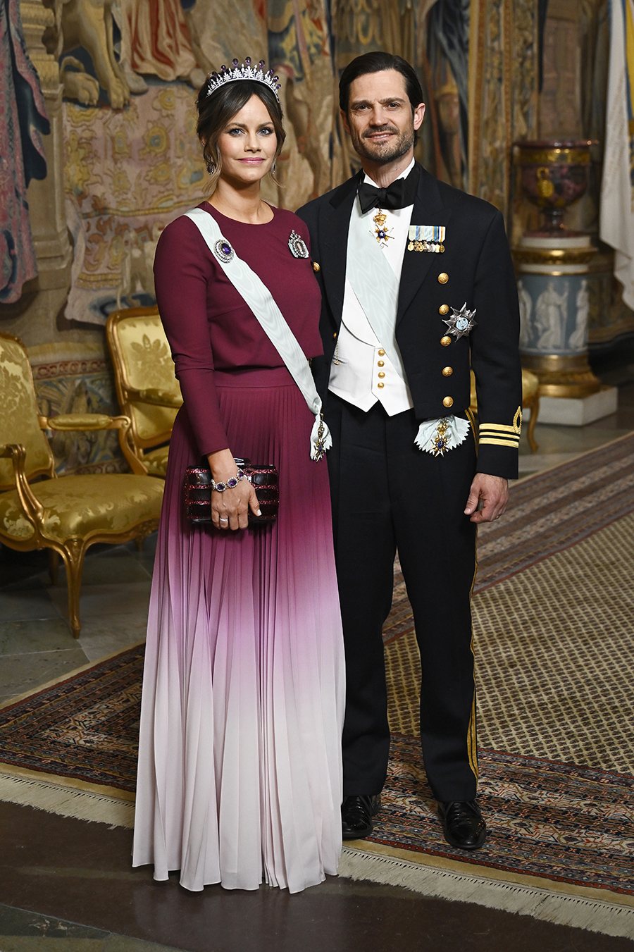 Sofia chockar p&aring; kungens gala &ndash; nya utseendet v&auml;cker reaktioner