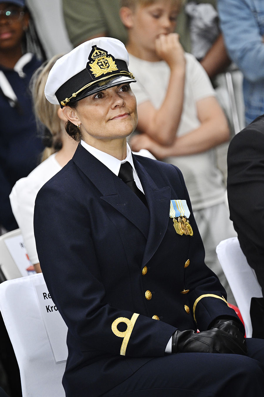 Victoria n&auml;ra t&aring;rar &ndash; &ouml;vergiven av prins Daniel i viktiga stunden