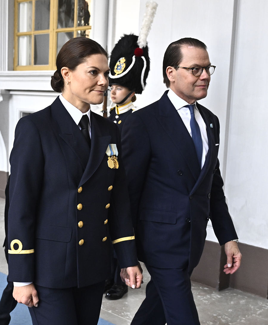 Victoria n&auml;ra t&aring;rar &ndash; &ouml;vergiven av prins Daniel i viktiga stunden
