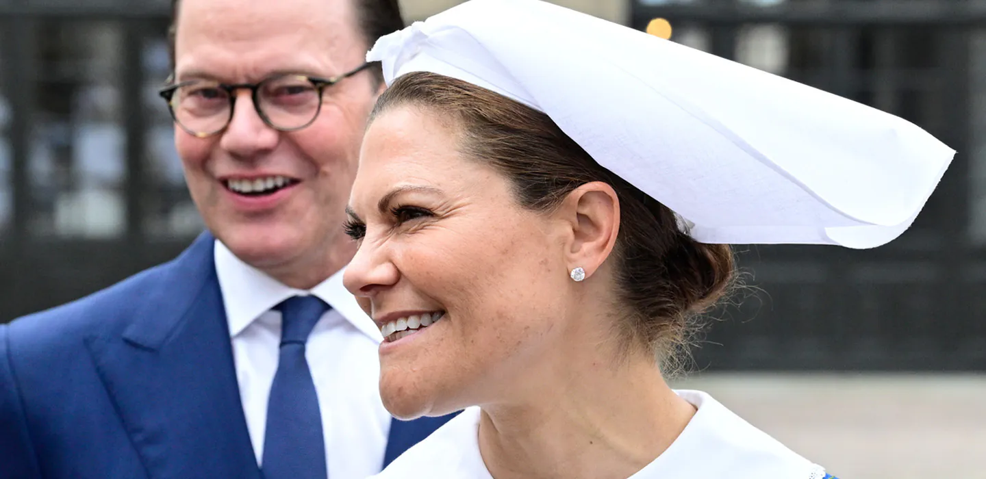 Victoria och Daniels k&auml;rleksfulla stund p&aring; slottet &ndash; alla s&aring;g det