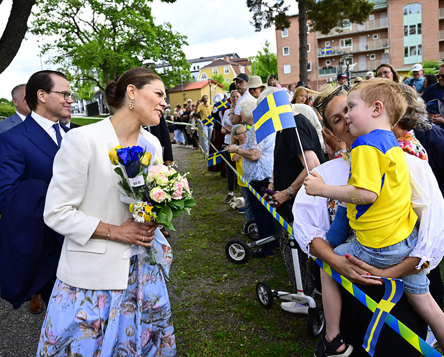 Victorias och Daniels nyt&auml;ndning &ndash; bilderna avsl&ouml;jar k&auml;rlekslyckan