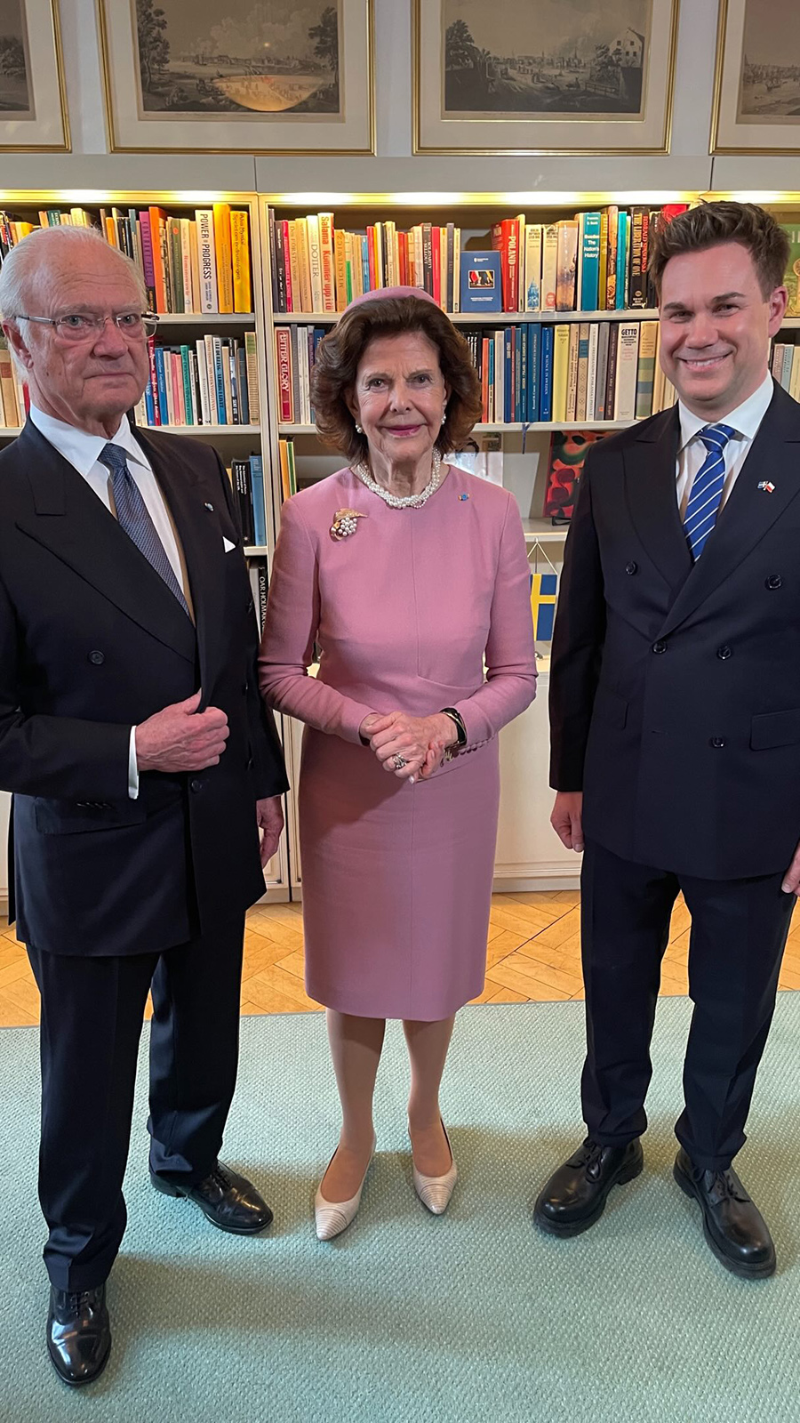 Anders Pihlblad avsl&ouml;jar Silvias ok&auml;nda beteende &ndash; n&auml;r ingen ser