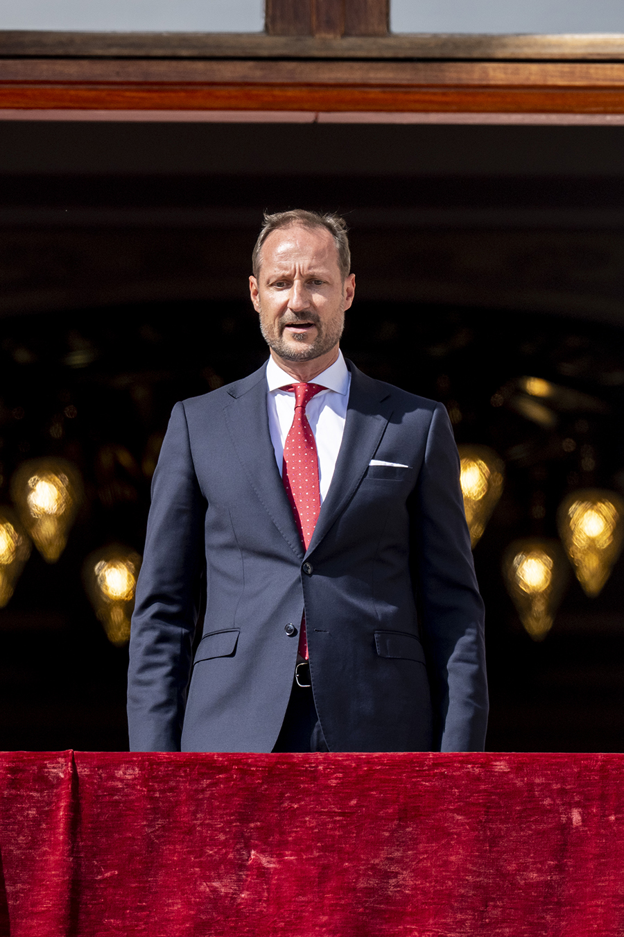 Kronprins Haakon vid sv&aring;rt sjuke Haralds sida &ndash; &rdquo;Mycket allvarligt&rdquo;