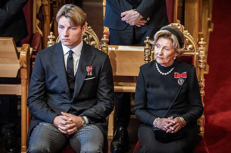Haakons m&auml;ktiga l&ouml;fte efter Haralds d&ouml;d &ndash; inf&ouml;r hela Norge