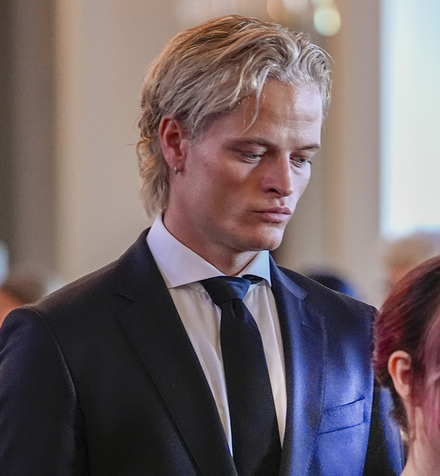 Marius nya look &ndash; chockar efter dramatiska tiden i husarrest