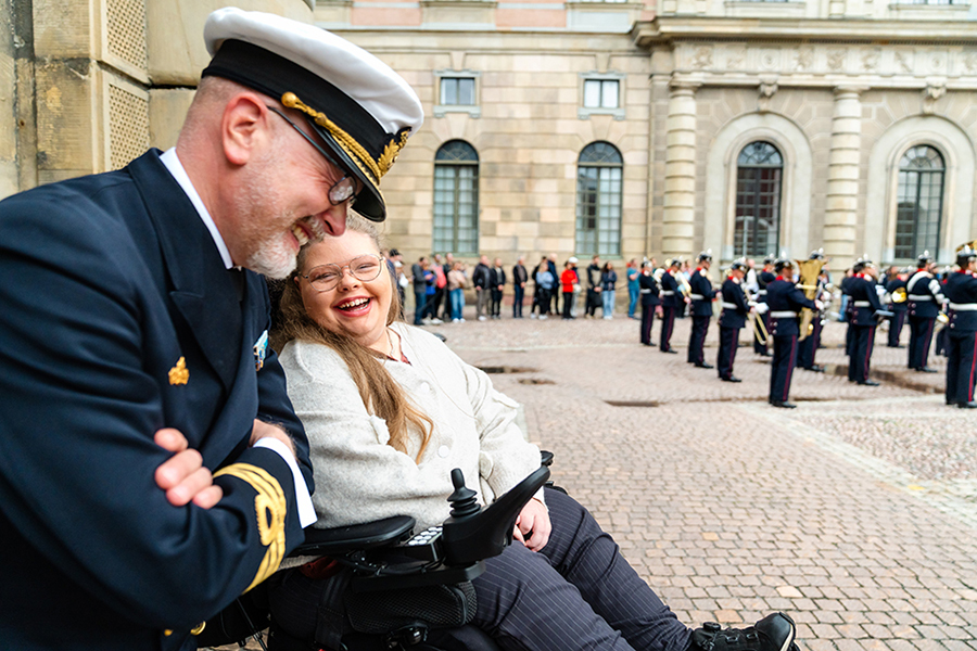 Madeleines hemliga slottsfest &ndash; alla g&auml;sterna avsl&ouml;jade p&aring; n&auml;tet