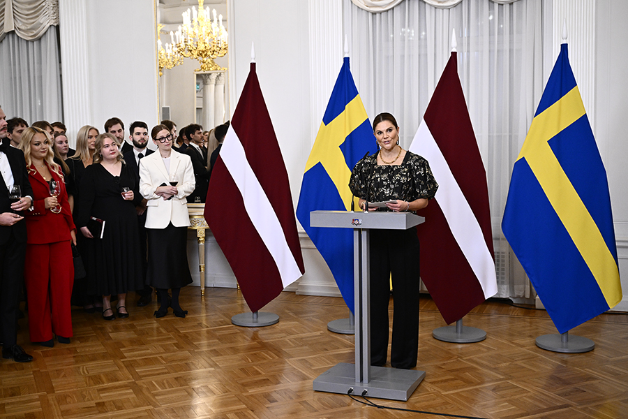 Kronprinsessan Victoria talar under jubileumsmottagningen i Riga