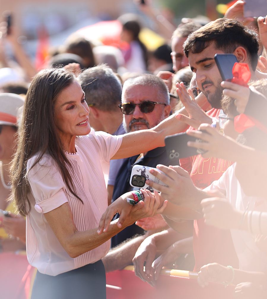 Drottning Letizia f&ouml;ll handl&ouml;st &ndash; dramat inf&ouml;r kungafamiljen