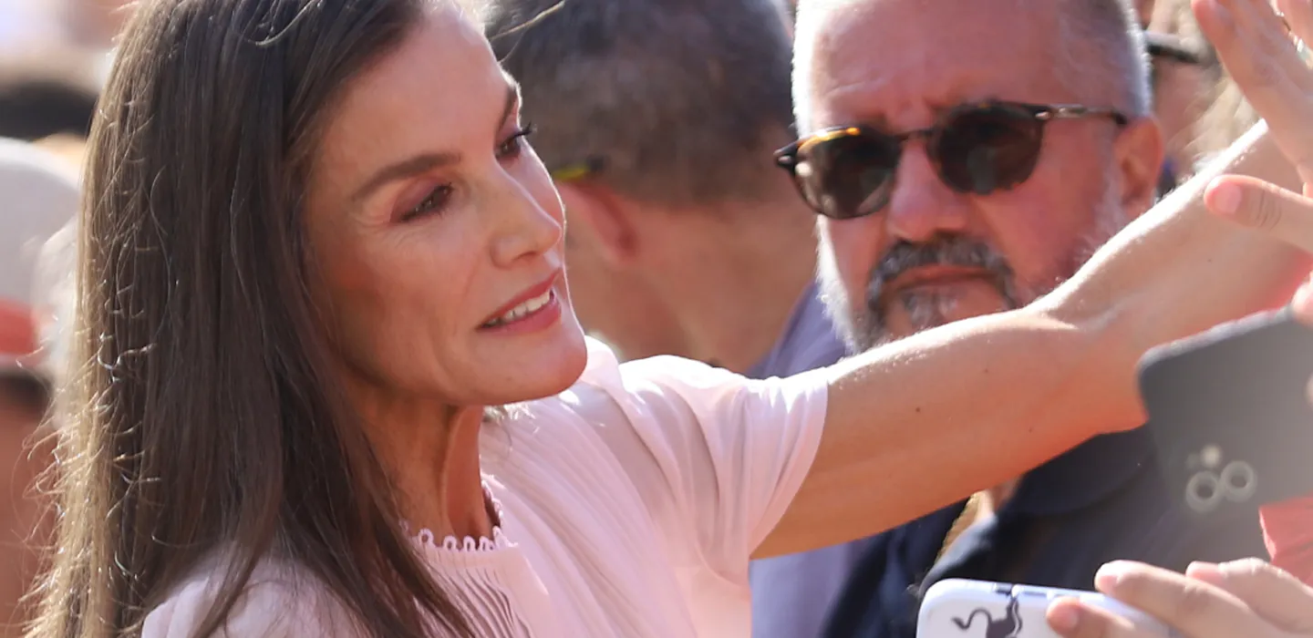 Drottning Letizia f&ouml;ll handl&ouml;st &ndash; dramat inf&ouml;r kungafamiljen